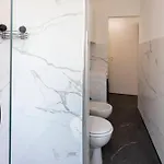 Ranzoni Design - 4guest & Self Checkin & Wifi דירה נוברה