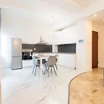 Ranzoni Design - 4guest & Self Checkin & Wifi דירה נוברה