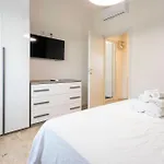 דירה Ranzoni Design - 4guest & Self Checkin & Wifi נוברה