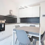 Ranzoni Design - 4guest & Self Checkin & Wifi דירה נוברה