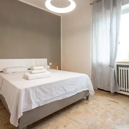 Ranzoni Design - 4guest & Self Checkin & Wifi דירה נוברה